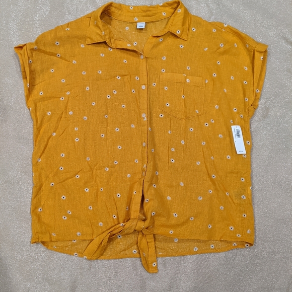 NWT Old Navy Collared shirt sleeve flower top - Picture 2 of 3